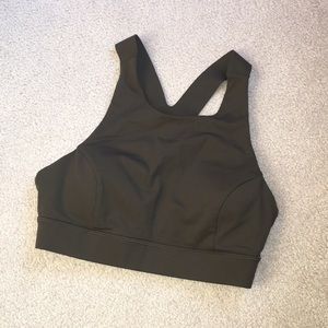 High neck sports bra